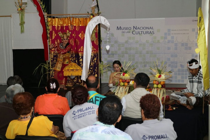 Populerkan Bali, RI Apresiasi Seniman asal Meksiko