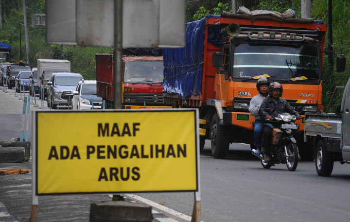 Larangan Beroperasi Berlaku Bagi Truk Searah Arus Balik
