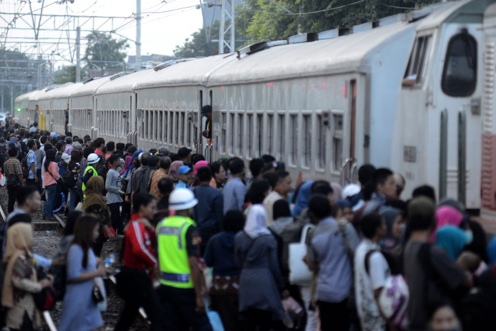 Jumlah Pemudik Menggunakan Kereta Api Masih Tinggi
