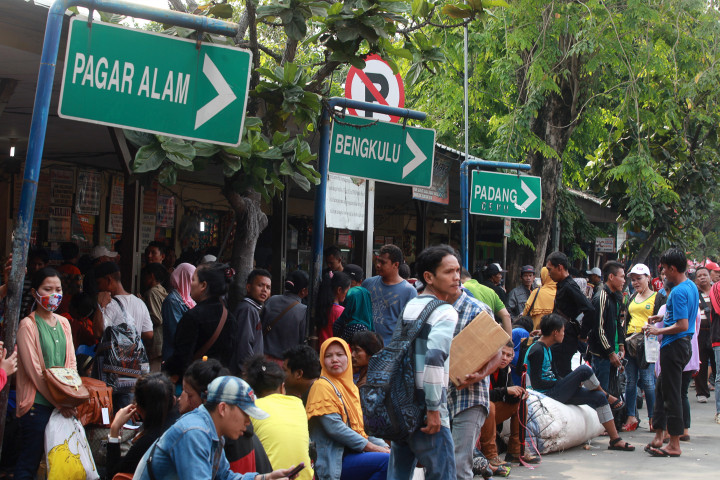 Polisi Operasi Preman di Terminal Kalideres