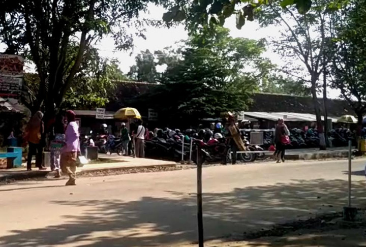 Parkir Liar Masih Dijumpai di Pantai Bandengan Jepara