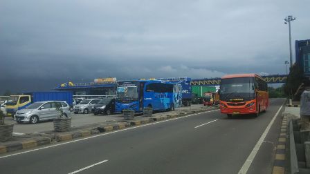 <i>Contra Flow</i> Diberlakukan di Gerbang Tol Jakarta-Cikampek