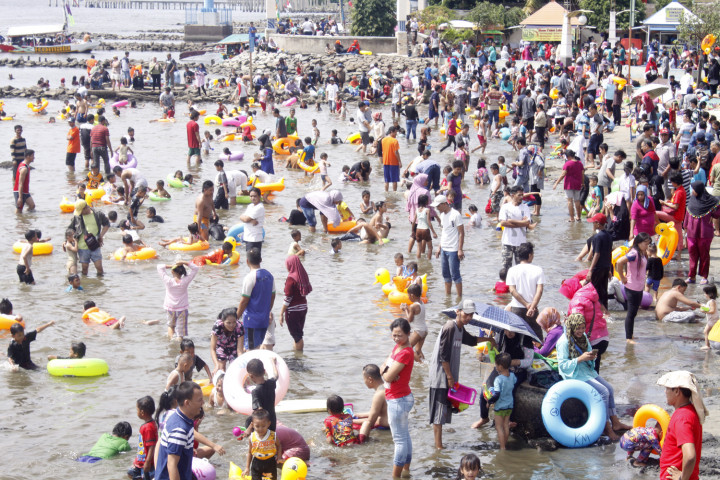 Akhir Liburan, Pantai Ancol Masih Diminati Masyarakat