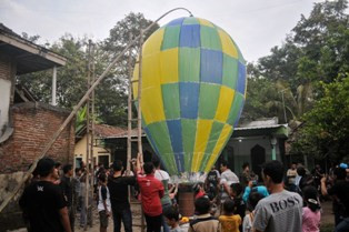Tradisi Lepas Balon Udara, Kemenhub Ubah Rute Penerbangan
