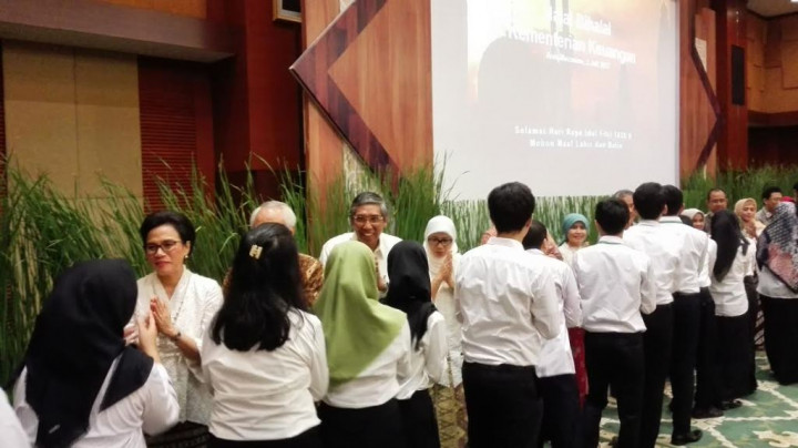 Menkeu Terima Ribuan Tamu di Halalbihalal