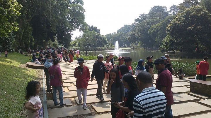 100 Ribu Orang Lebih Kunjungi Kebun Raya Bogor