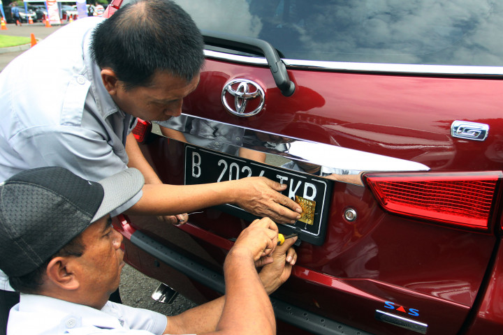 Belum Ada Taksi <i>Online</i> Ajukan Izin KIR, <i>Pool</i>, dan Bengkel