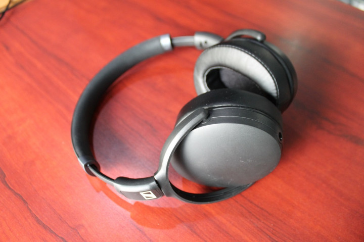HD 4.30G, Headphone Portabel dari Sennheiser