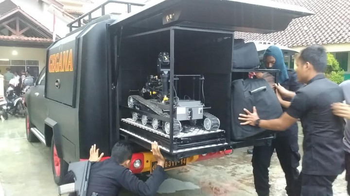 Bungkusan Mencurigakan di Bogor Berisi Kardus dan Botol