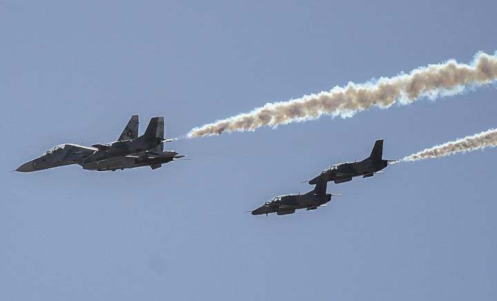 Kerusuhan Meluas, Venezuela Terbangkan Heli & Jet Tempur