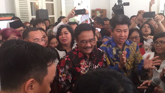 Ulang Tahun ke-55, Djarot Disambut Ratusan Warga di Balai Kota