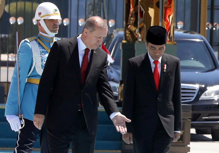 Tiba di Ankara, Jokowi Disambut Erdogan