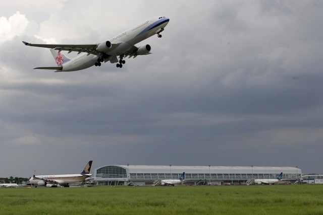 Pesawat China Airlines Berasap saat Akan Lepas Landas di Soetta