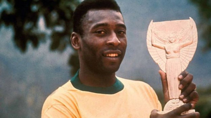1957: Pele Lakoni Debut Bersama Timnas Brasil