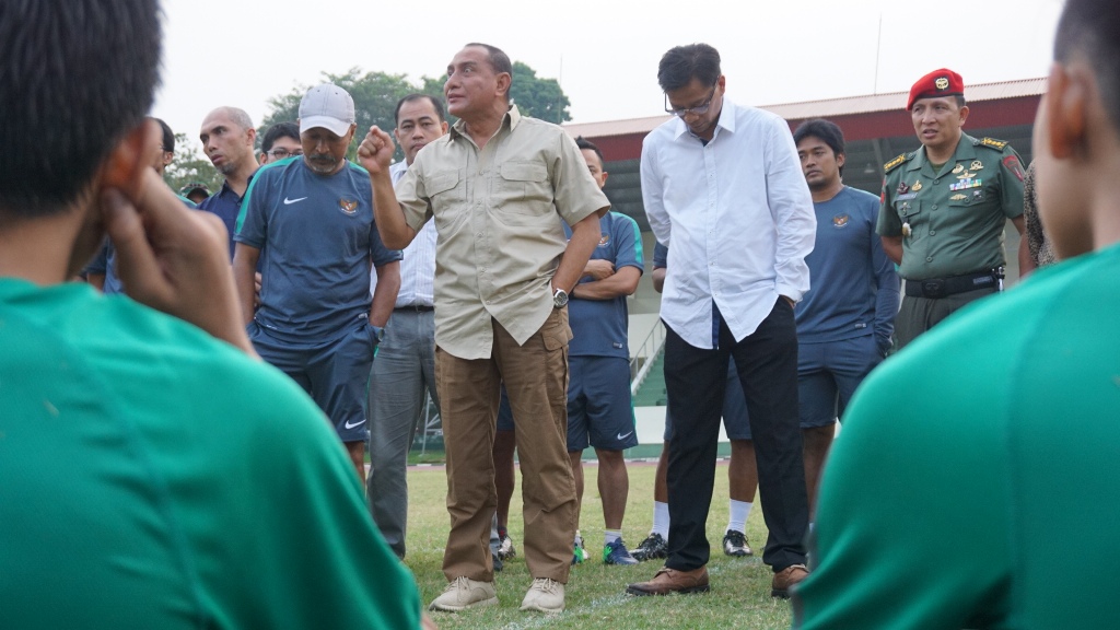 Edy Rahmayadi saat memberikan arahan soal rambut (Foto: Kautsar/mtvn)