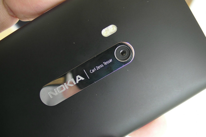 Nokia Kembali Gandeng Carl Zeiss Demi Nokia 9?