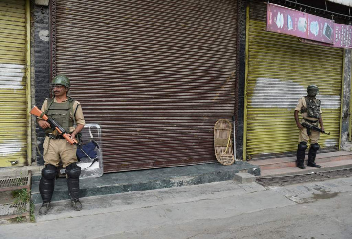 Bentrokan di Kashmir, Warnai Peringatan Wafatnya Pemimpin Pemberontak