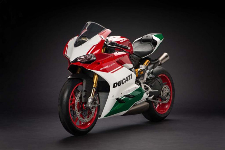 Edisi Terakhir Ducati 1299 Panigale R, Mengaspal