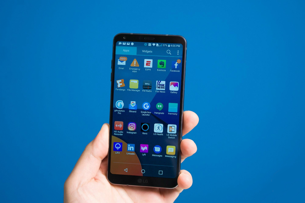 LG G6 versi mini, atau dirumorkan akan disebut LG Q6, muncul pada situs benchmark Geekbench.