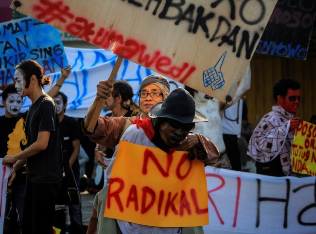 Tak Hanya HTI, Pemerintah Didesak Bubarkan Ormas Radikal Lain