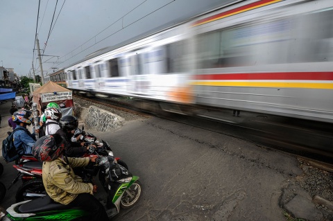 Perlintasan Kereta tanpa Palang Pintu kembali Merenggut Nyawa