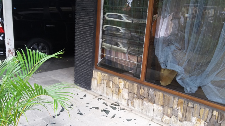 Tiga Orang Diduga Terlibat Pelemparan Batu Kantor Ombudsman