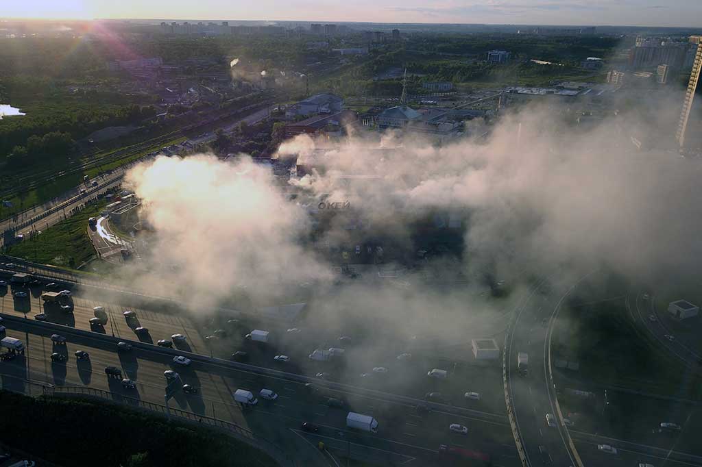 Kebakaran Landa Pusat Perbelanjaan di Moskow