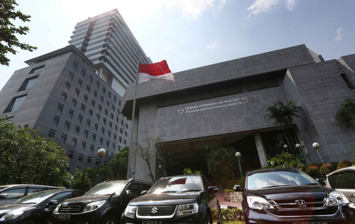 DPRD DKI Bahas Raperda Kenaikan Tunjangan