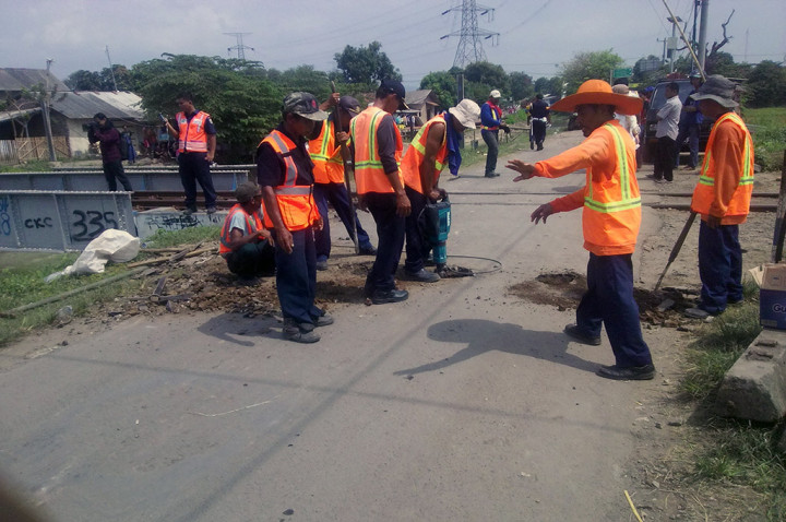 Kemenhub Menutup Perlintasan Sebidang di Banten