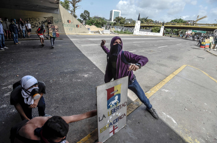 100 Hari Venezuela Dilanda Kerusuhan