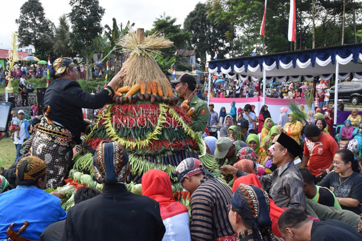 Kirab Panji HUT ke-192 Wonosobo