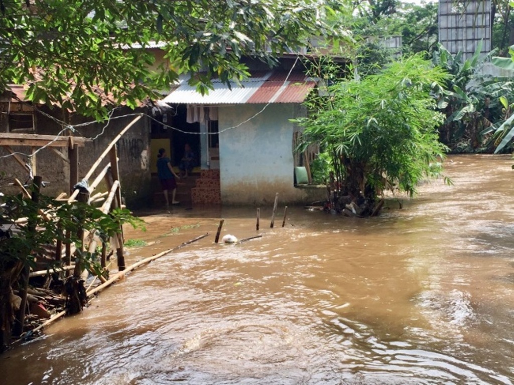 Rumah di bantaran Kali Krukut persis di belakang Kemang Village. Foto: MTVN/Lis Pratiwi 
