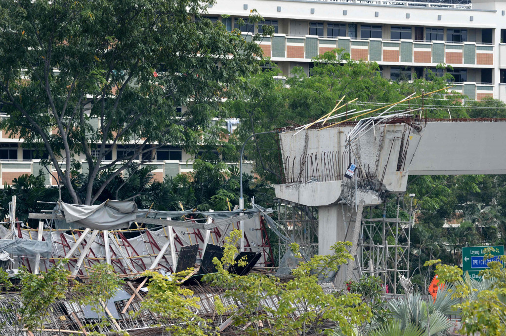 Konstruksi Jalan Layang Runtuh, 1 Tewas