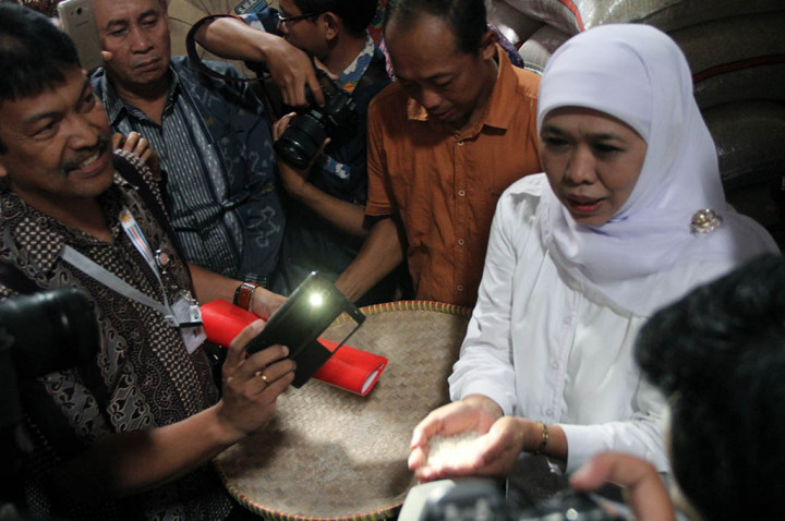 Mensos Sidak Ke Gudang Bulog Cirebon