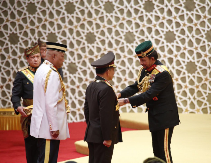 Kapolri Tito Dapat Gelar Dato Paduka Seri