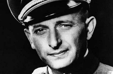 Museum New York Reka Ulang Persidangan Seorang Penjahat Nazi