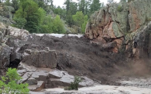 Banjir Bandang Landa Arizona, Sembilan Orang Tewas