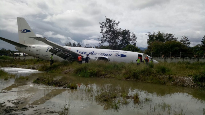 Runway Bandara Wamena Masih Ditutup
