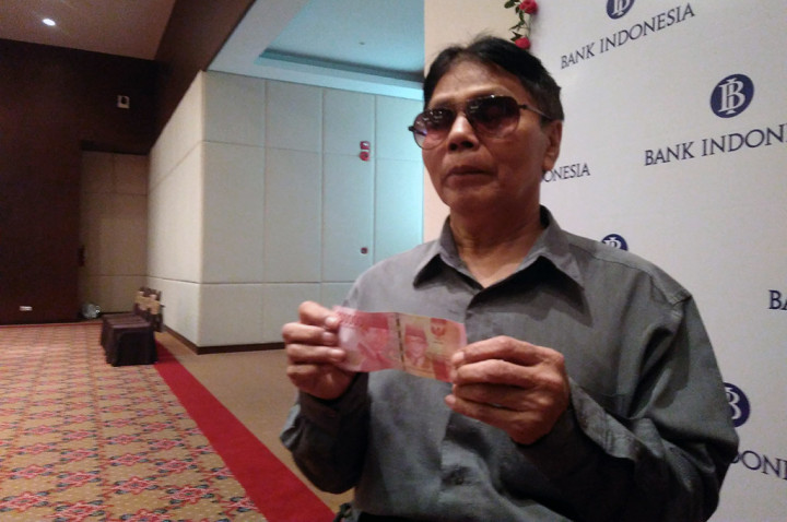 Puluhan Tunanetra Diajarkan Kenali Uang Baru