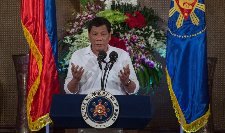 Pengawal Ditembak Separatis, Duterte Ancam Tak Mau Damai