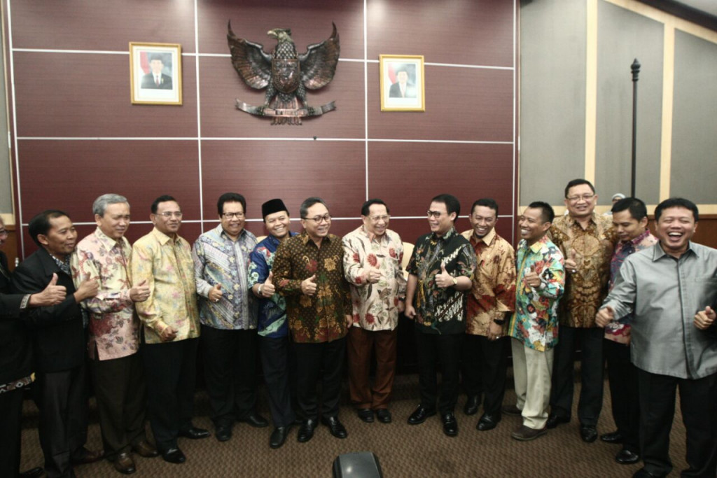 Pimpinan MPR, pimpinan fraksi, dan kelompok DPD. Foto: dok DPD