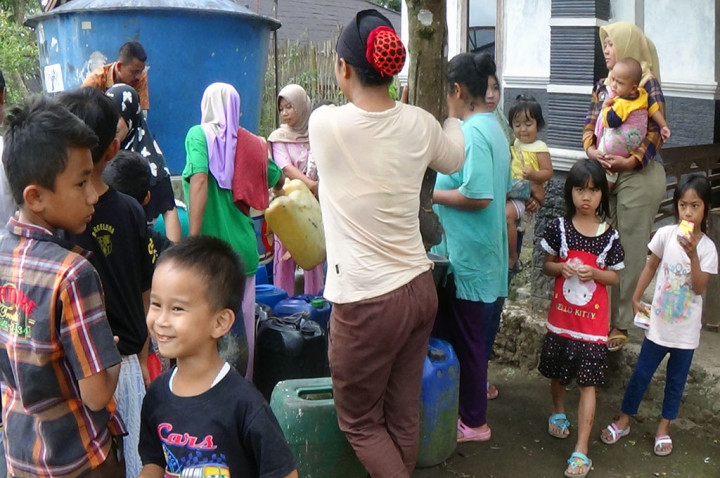 Warga Lereng Gunung Slamet Krisis Air Bersih