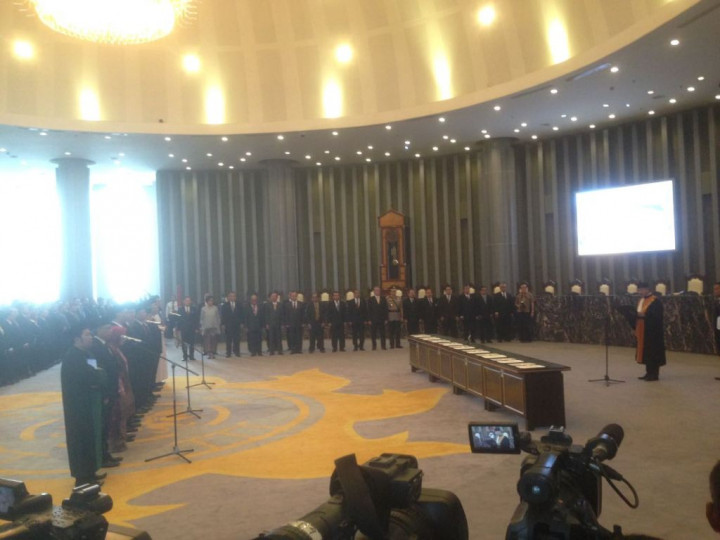 7 DK-OJK Periode 2017-2022 Resmi Menjabat