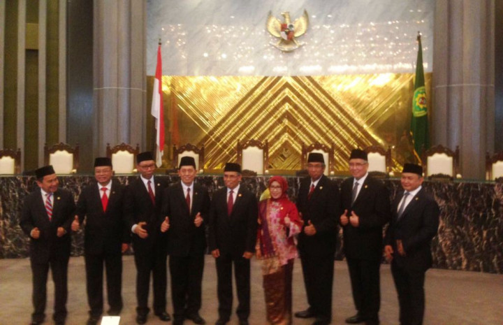 Usai Mengucap Sumpah, Jajaran DK-OJK Langsung Rapat Kepengurusan