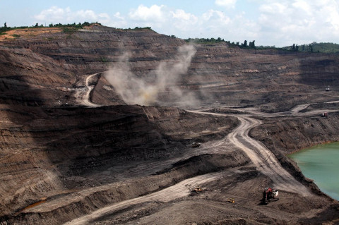Aturan Relaksasi Buat Industri <i>Smelter</i> Gulung Tikar