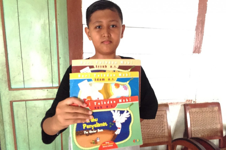 Anak di Lampung Tempuh Puluhan Kilometer demi Mendapatkan Buku Bacaan