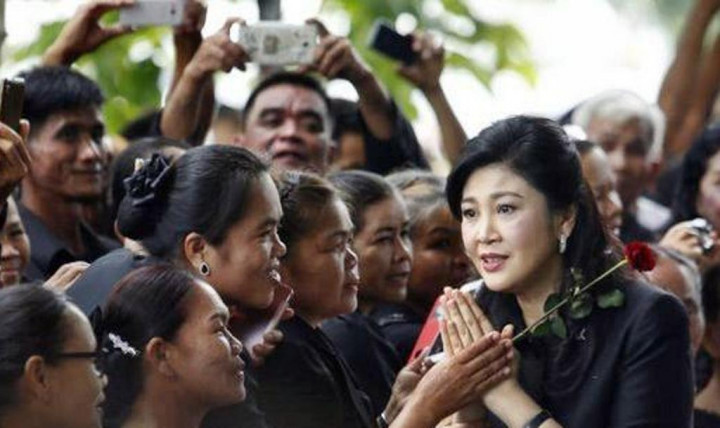 Diadili, Mantan PM Thailand dapat Kejutan dari Pendukung