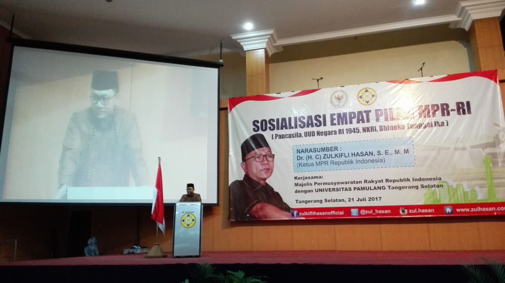 Zulkifli Hasan sosialisasi empat pilar kebangsaan di Universitas Pamulang. Foto: Metrotvnews.com/Pelangi Karismakristi