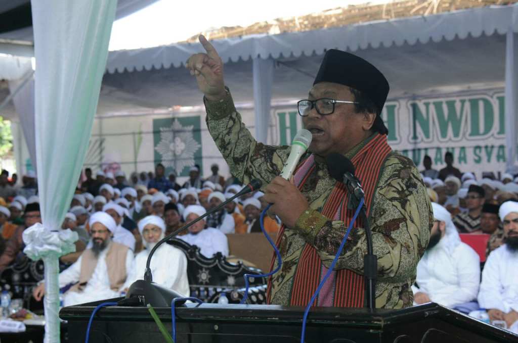Oesman Sapta menghadiri acara di Pondok Pesantren Nahdlatul Wathan. Foto: dok MPR