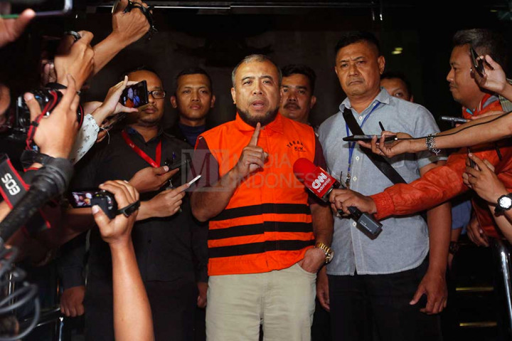 Teman Perempuan Patrialis Mendapat Mobil dan Uang